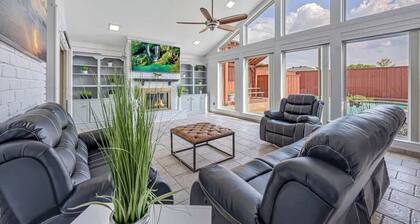 DFW Pool/Hot Tub | PingPong 4 BR 4 BA Sleeps 20!