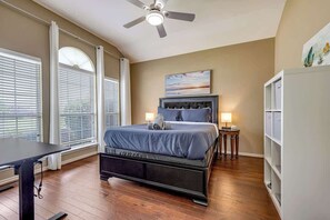 Iron/ironing board, travel crib, WiFi, bed sheets - Single Story 5 BR Spacious Pool Oasis Ping Pong (Murphy)