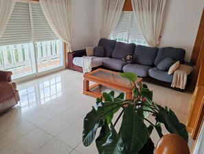 Living area - The viewpoint of Monte Bouza, Samieira (Monte Bouza)