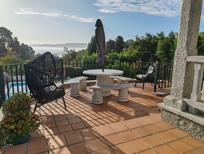 Outdoor dining - The viewpoint of Monte Bouza, Samieira (Monte Bouza)