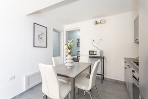 Dining - Costa Ovest Apartments (Nurachi)