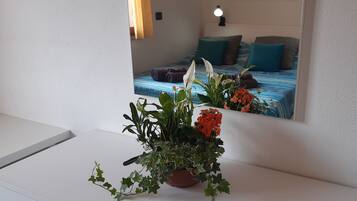 Fer et planche Ă repasser, Wi-Fi gratuit, draps fournis