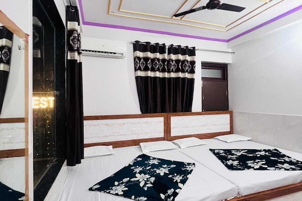 Triple Room, Balcony, City View | Iron/ironing board, free WiFi