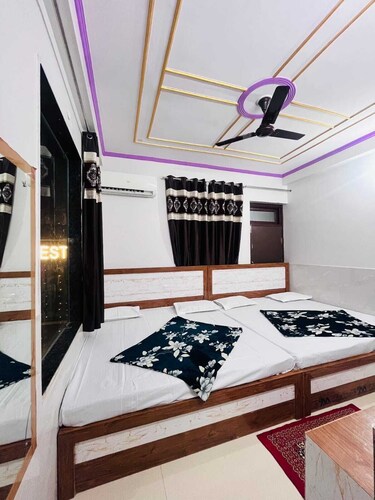 New khandelwal Guest House