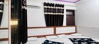 New khandelwal Guest House