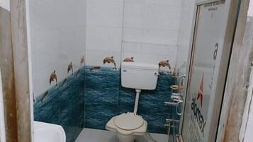 Deluxe-Doppelzimmer, Balkon, Stadtblick | Badezimmer