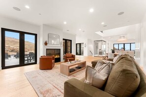 Smart TV, fireplace, video games, ping pong