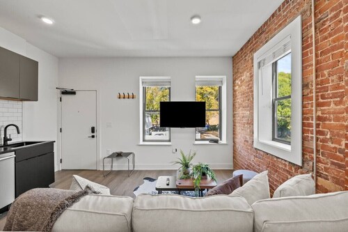 Modern Escape at Franklin Park!