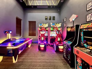 Games room - Last Minute Disney Getaway! Villa with Private Pool & Hot Tub. Book Now! #18234 (Orlando)