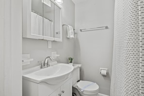 Shower, hair dryer - Studio & workspace & high-speed WiFi (Columbus)