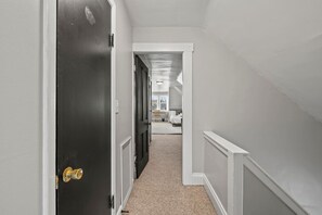 Interior - Studio & workspace & high-speed WiFi (Columbus)