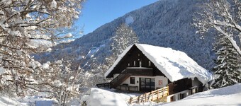 Grand chalet dans le massif du Beaufortain proche des stations pour 15 personnes