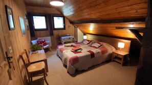 6 chambres, fer et planche à repasser, Wi-Fi