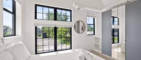 Schreibtisch, Bügeleisen/Bügelbrett, kostenloses WLAN, Bettwäsche