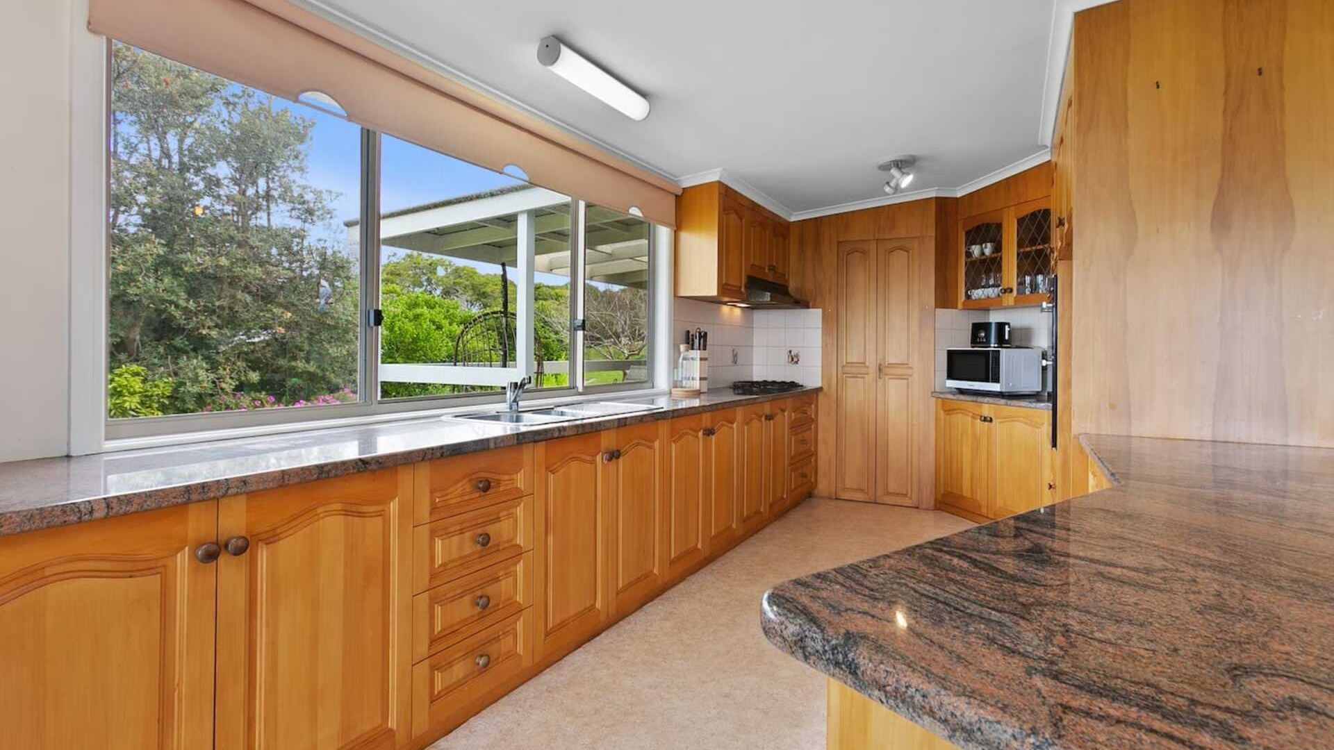 Fridge, oven, stovetop, toaster