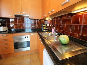Refrigerador, microondas, horno y lavavajillas