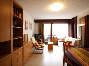 TV - Mont-Dore: T2 bis apartment with balcony and parking (Mont-Dore)