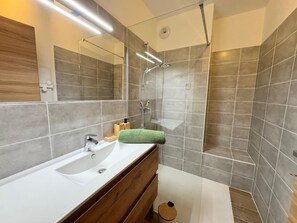 Bathroom - New chalet in Vars, 10 guests, 300m from slopes (Vars)