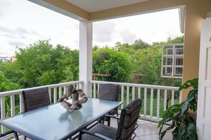 Outdoor dining - Cozy One Bedroom Apartment 6 Mins from Rodney Bay (Beausejour)