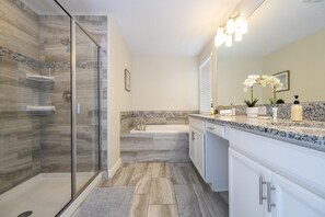 Hair dryer, towels - Last Minute Disney! Private Pool, Game Room & Themed Bedrooms. Book Now! #117655 (Orlando)