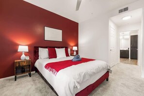 Iron/ironing board, WiFi, bed sheets - Desirable 2Bd-2Ba MarinaDelRey, 1.5mi to YachtClub (Marina del Rey)
