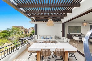 Outdoor dining - Cabo penthouse located in Palmilla Dunes (San José del Cabo)