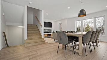 Deluxe Townhome, Patio, Mountain View | Terrace/patio