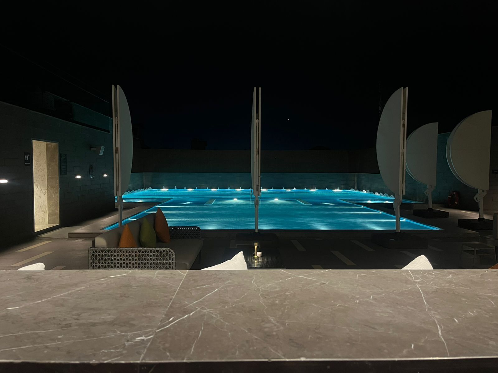 Kolam renang terbuka 