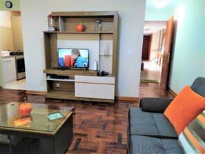 TV - Cozy Lodging in San Isidro (San Isidro)