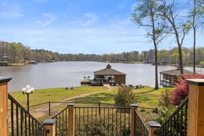 Property grounds - Lake Sinclair Dream Home|Dock|Games|Views|FirePit (Milledgeville)
