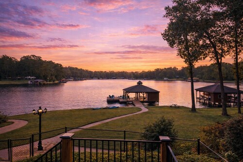 Lake Sinclair Dream Home|Dock|Games|Views|FirePit