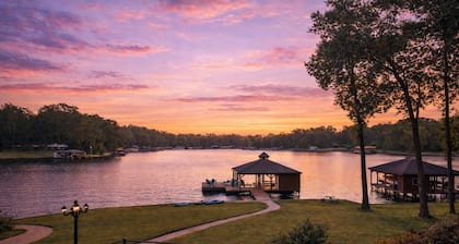 Lake Sinclair Dream Home|Dock|Games|Views|FirePit