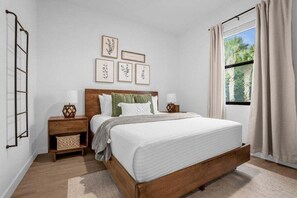 Iron/ironing board, WiFi, bed sheets - Last Minute Disney Getaway! Modern Townhome with Comfortable Bedrooms. Book Now! #153121 (Orlando)