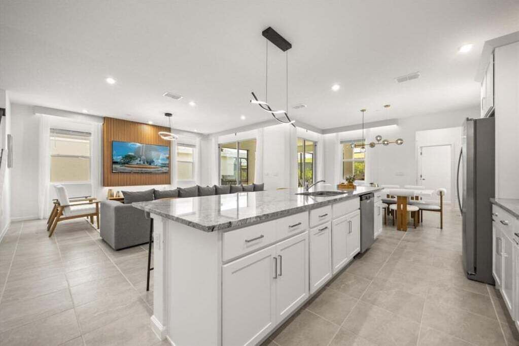 المنشأة من الداخل