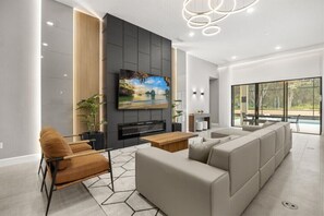 Smart TV - Sonoma Resort 75 - Fifteen Bedroom Villa, Sleeps 38 (Orlando)