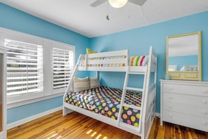 Iron/ironing board, WiFi, bed sheets - Colorful NSB Beach Retreat • Stunning Deck Oasis (New Smyrna Beach)