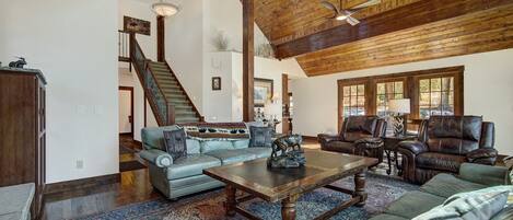 TV connectée, cheminée, lecteur de DVD