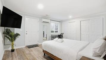 4 bedrooms, bed sheets