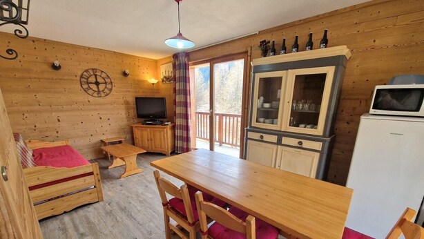 Interior - 100m from ski slopes, 1st floor, view mountain, balcony, ski locker, 38m², Valfréjus (Valfréjus)