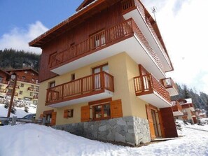 Exterior - 100m from ski slopes, 1st floor, view mountain, balcony, ski locker, 38m², Valfréjus (Valfréjus)