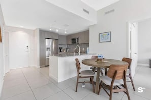 Comfort Apartment, 2 Bedrooms, Balcony, City View | Dining - DTW Doral 2 BD Condo and Skyline Views (Miami)