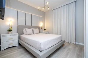 Iron/ironing board, WiFi, bed sheets - Last Minute Disney! Private Pool, Hot Tub, Game Room & Themed Bedrooms. Book Now! #126581 (Orlando)