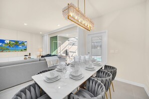 Dining - Last Minute Disney! Luxury Townhouse with Private Pool. Book Now! #WIR459 (Orlando)
