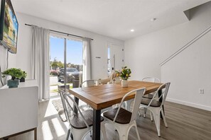 Dining - Last Minute Disney Getaway! Modern Townhome. Book Now! #155731 (Orlando)