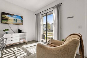 Smart TV - Last Minute Disney Getaway! Modern Townhome. Book Now! #155731 (Orlando)