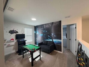 Games room - The Hub at Westside 17 (Orlando)