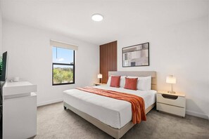 Iron/ironing board, WiFi, bed sheets - Last Minute Disney Getaway! Modern Townhome. Book Now! #157537 (Orlando)