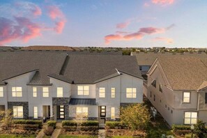 Exterior - Last Minute Disney Getaway! Private Pool & Themed Bedrooms. Book Now! #157187 (Orlando)