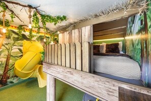 15 bedrooms, iron/ironing board, WiFi, bed sheets