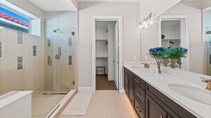 Hair dryer, towels - Last Minute Disney Getaway! Private Pool & Home Theater. Book Now! #158253 (Orlando)